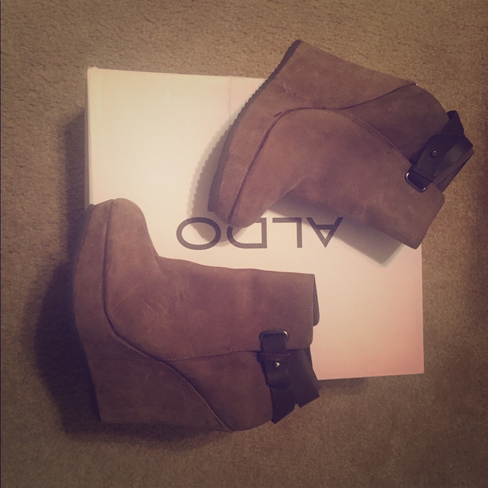 Distressed Wedge Heel boots